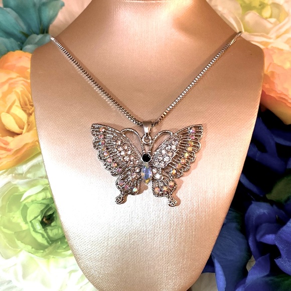 NEW! Iridescent Butterfly Pendant Necklace By Betsey Johnson - Picture 5 of 5